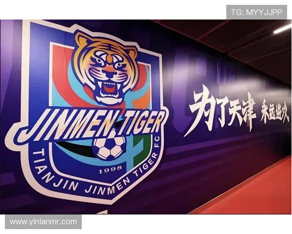 中国足球超级联赛新赛季战火重燃，豪门球队新援加盟引关注